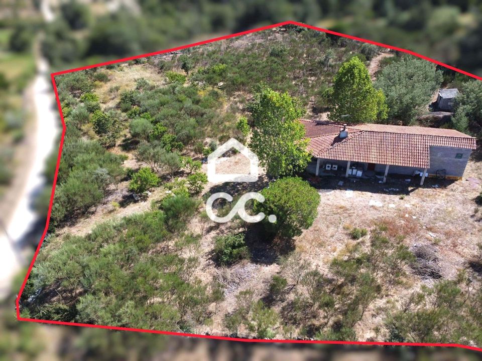 Helårsgrund i Santa Cruz-Trindade e Sanjurge, Vila Real - foto 1