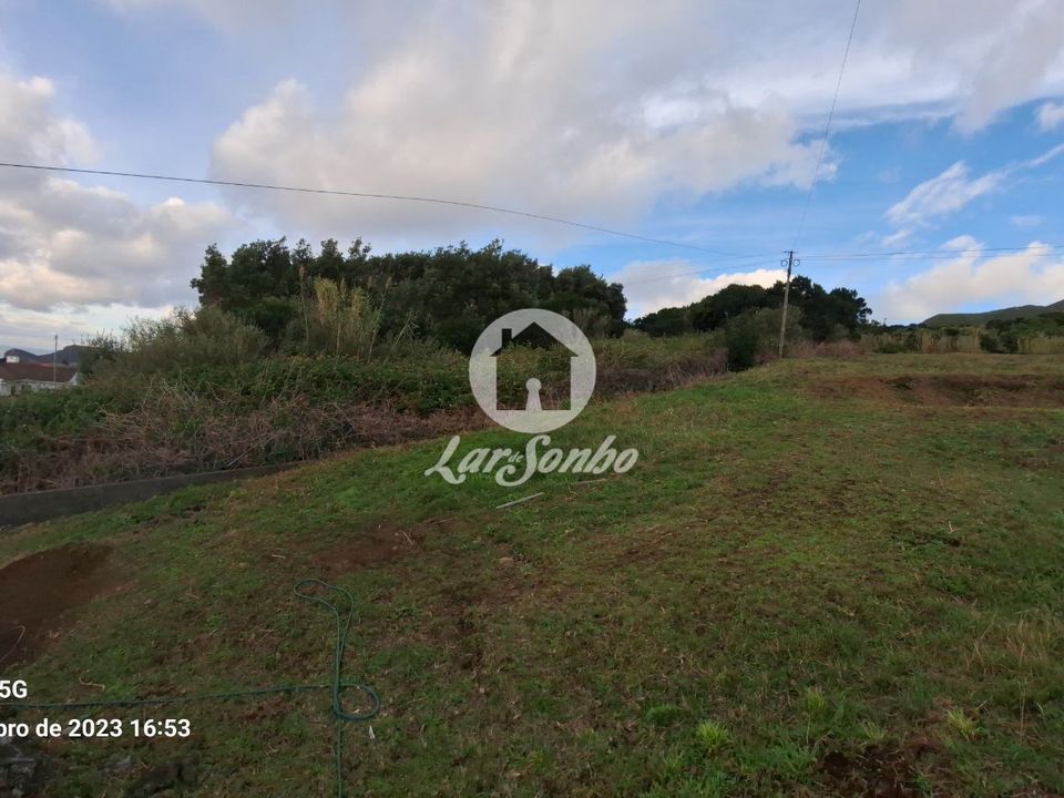 Helårsgrund i Horta, Faial - foto 1