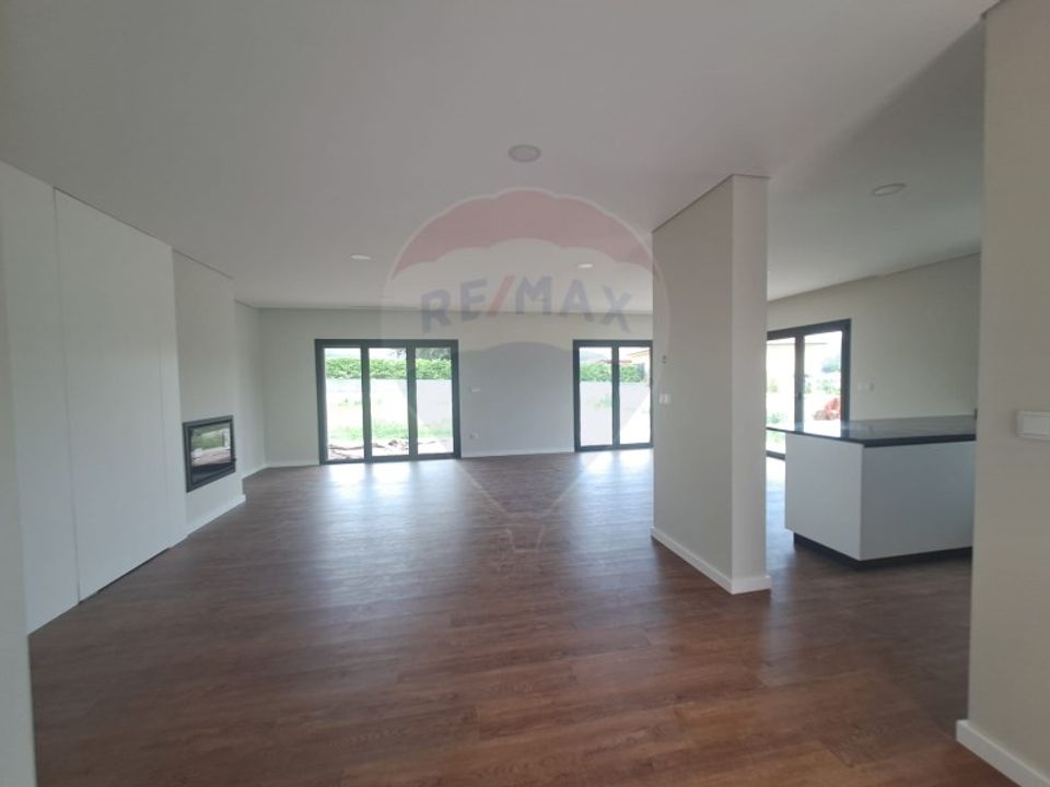 Villa a Arcos de Valdevez, Viana do Castelo - foto 1