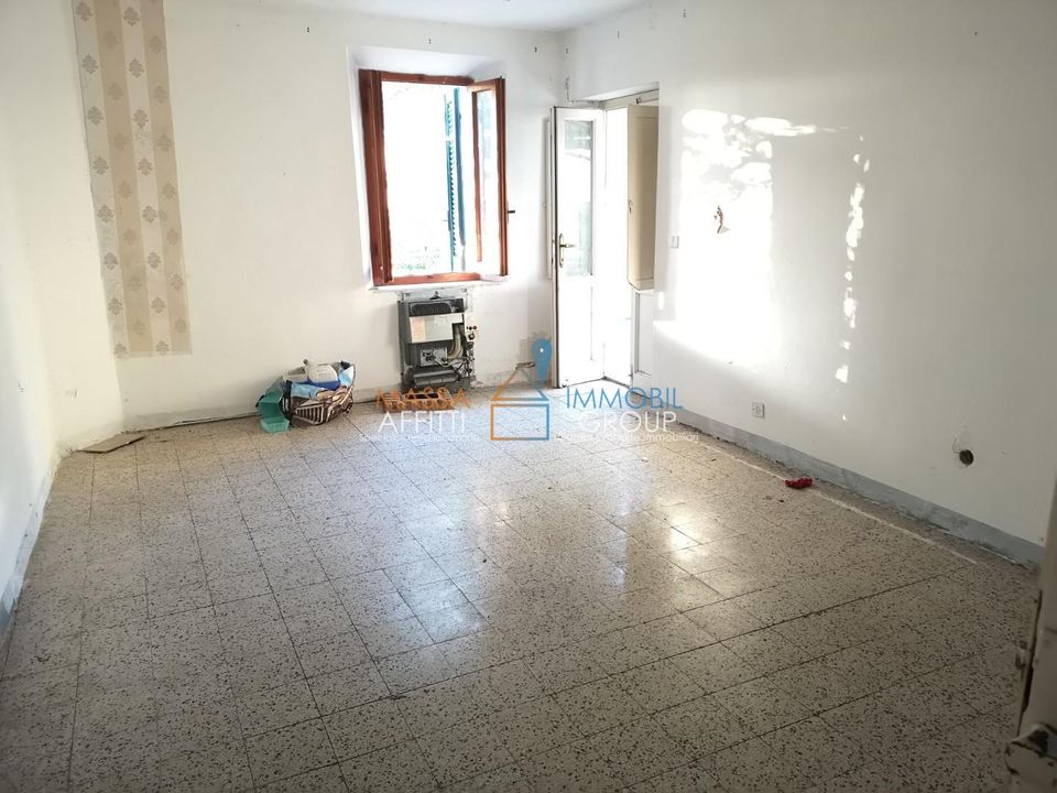 Casa de pueblo en Massa, Massa and Carrara - foto 1