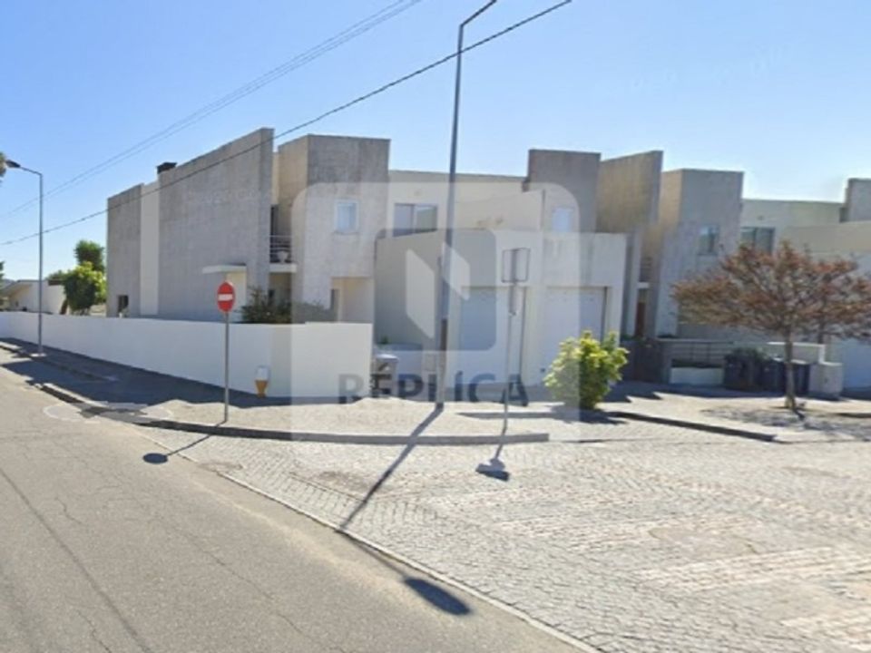Helårsgrund i Aguas Santas, Porto - foto 1