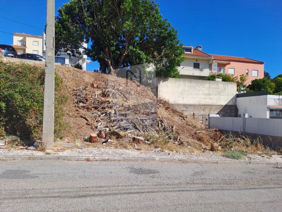 Helårsgrund i Odivelas, Lisbon - foto 1