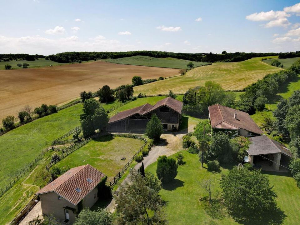 Erhvervsejendom i Montesquiou, Gers - foto 1