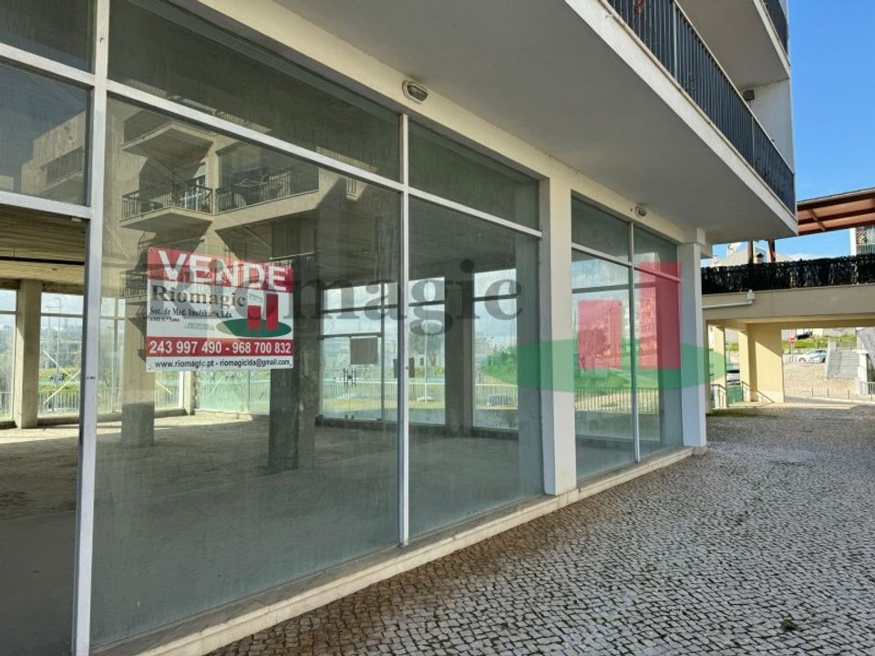 Erhvervsejendom i Azambuja, Lisbon - foto 4