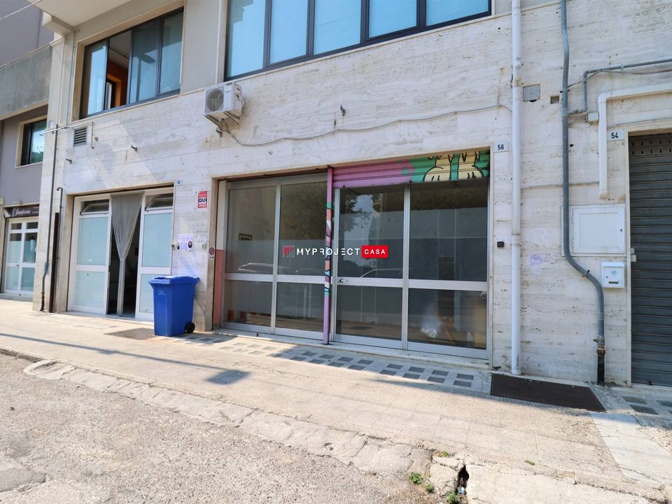 Erhvervsejendom i Martina Franca, Taranto - foto 1