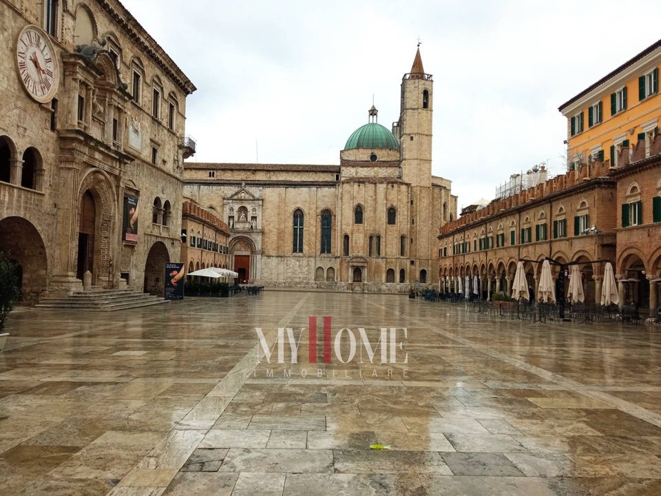 Erhvervsejendom i Ascoli Piceno, Ascoli Piceno - foto 1