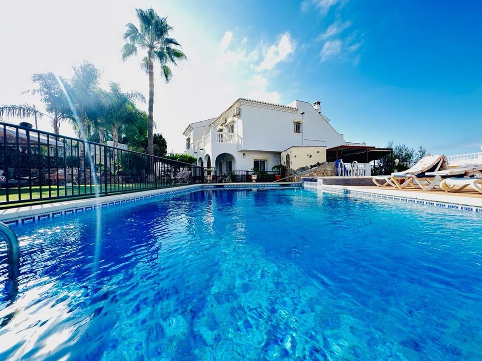 Villa i Nerja, Malaga - foto 1
