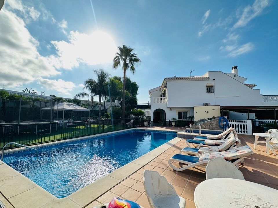 Villa i Nerja, Malaga - foto 4