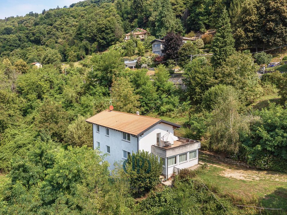 Villa em Dumenza, Varese - foto 1