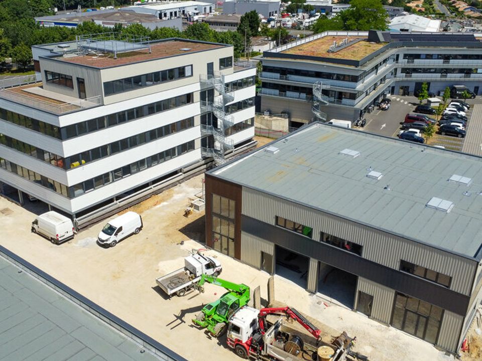 Erhvervsejendom i Artigues-pres-Bordeaux, Gironde - foto 2