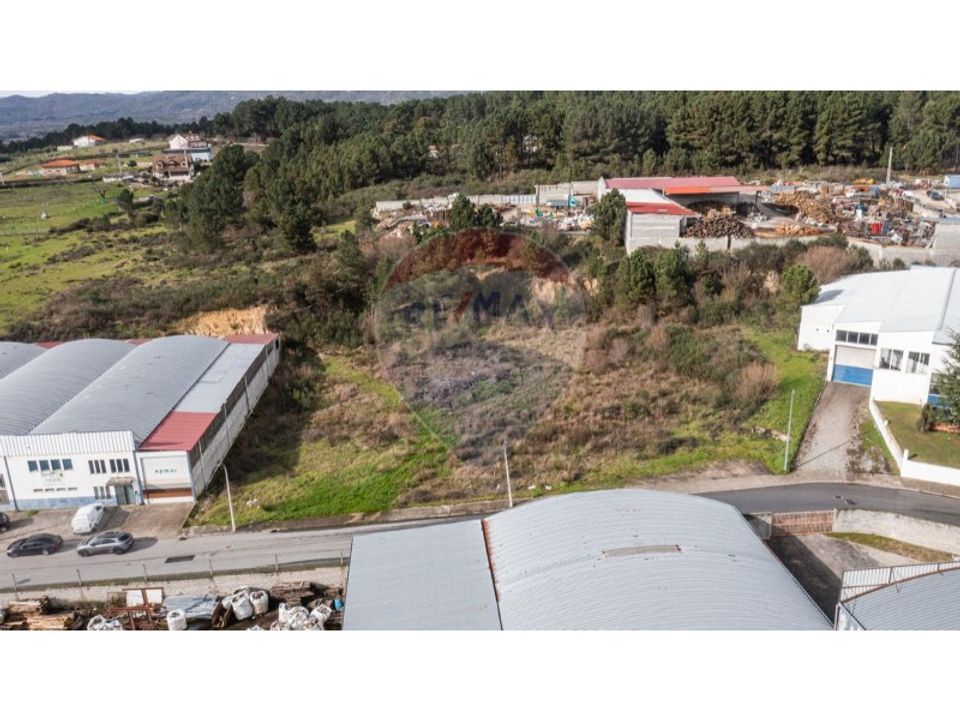 Erhvervsejendom i Santa Cruz-Trindade e Sanjurge, Vila Real - foto 3