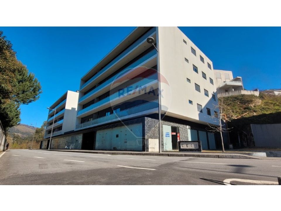 Commercial property in Moimenta, Braga - photo 3