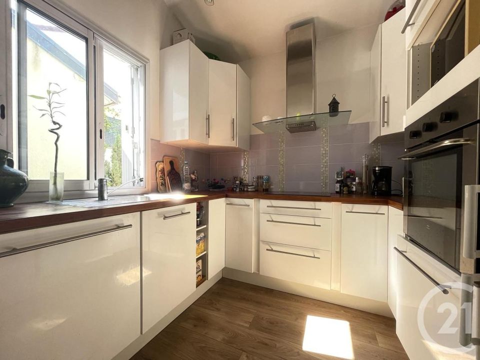 Bungalow i Fontenay-sous-Bois, Val-de-Marne - foto 1