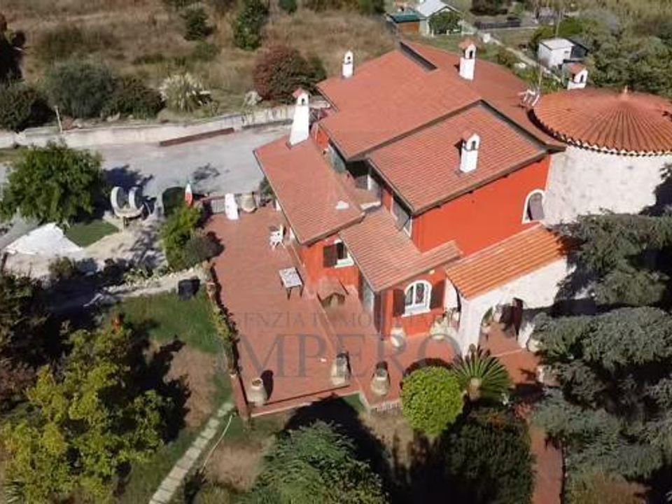 Villa i Ventimiglia, Imperia - foto 1