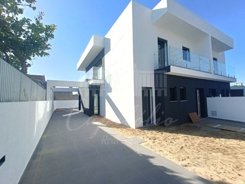 Byhus i Fernao Ferro, Setubal - foto 1