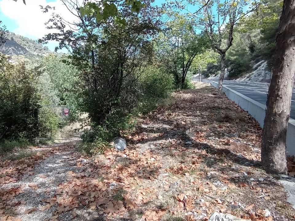 Helårsgrund i L'Escarène, Alpes-Maritimes - foto 1