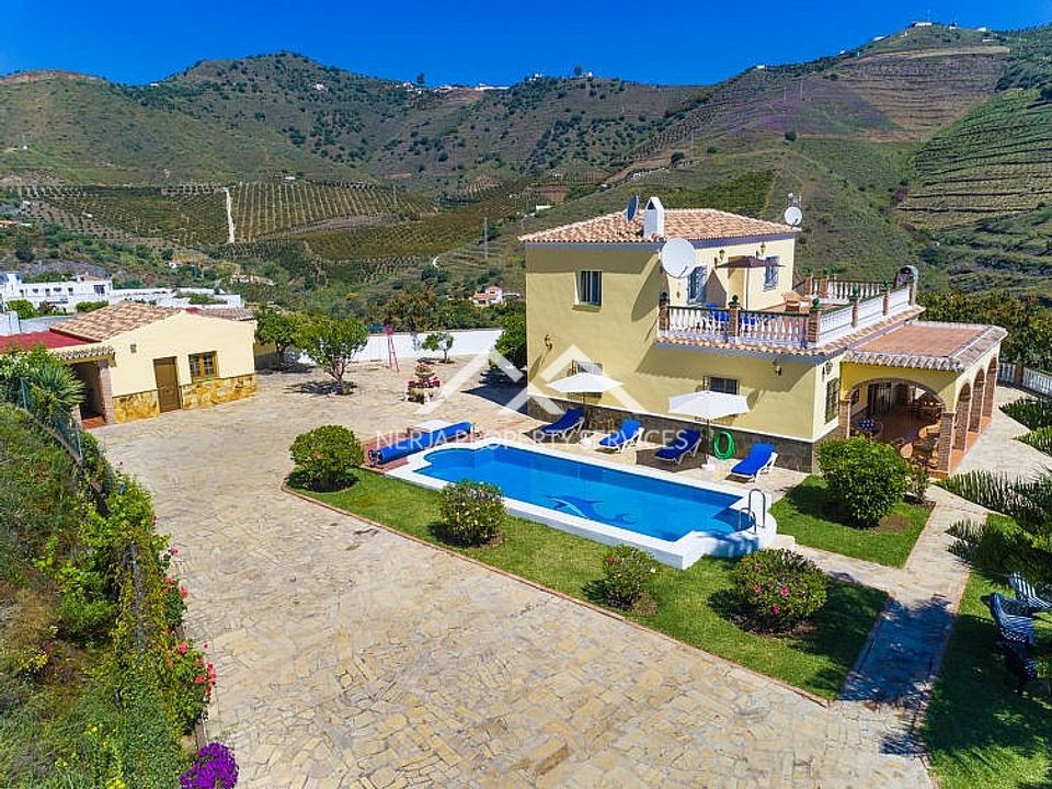 Villa in Nerja, Malaga - foto 1