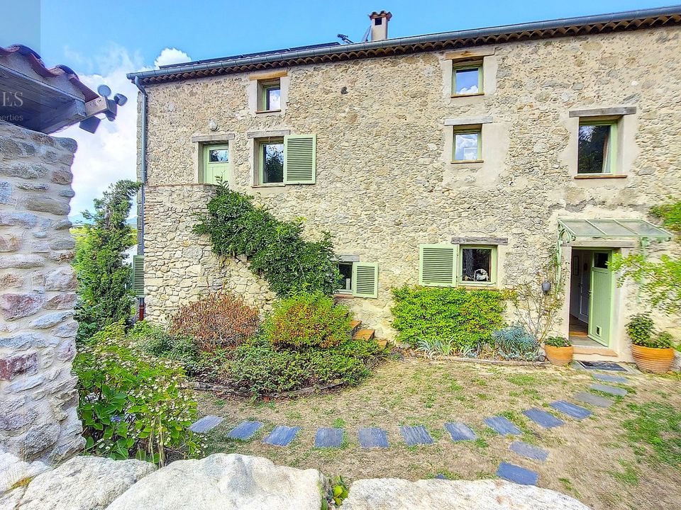 Villa i Saint-Laurent-de-Cerdans, Pyrenees-Orientales - foto 1