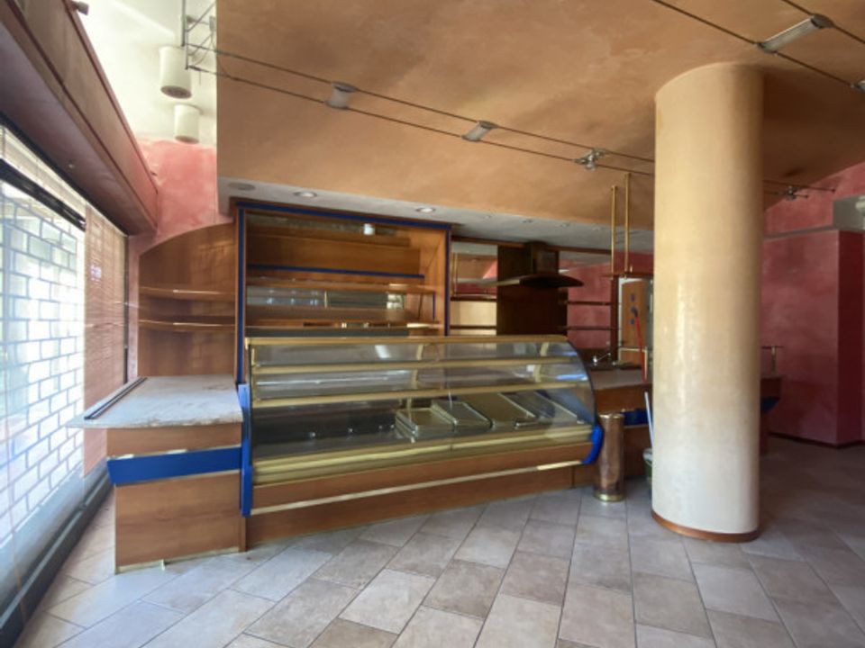 Erhvervsejendom i Cordenons, Pordenone - foto 1