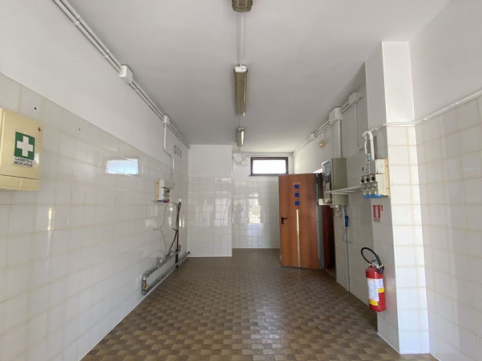 Erhvervsejendom i Cordenons, Pordenone - foto 5