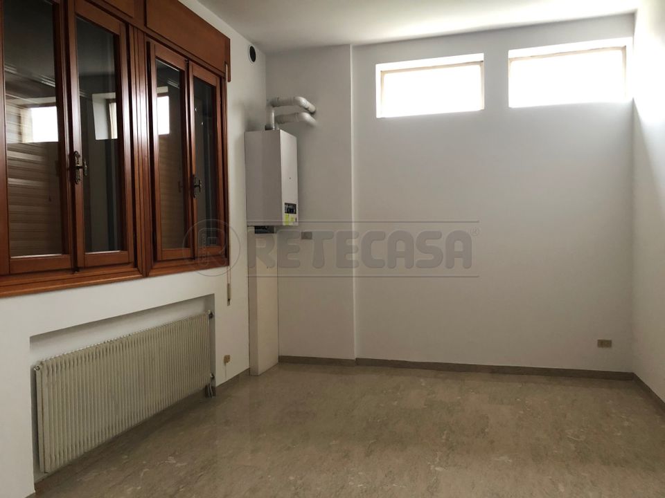 Erhvervsejendom i Bassano del Grappa, Vicenza - foto 3