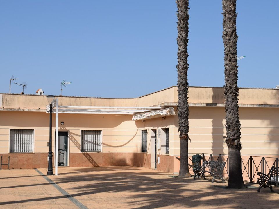 Erhvervsejendom i San Bartolome De La Torre, Huelva - foto 2