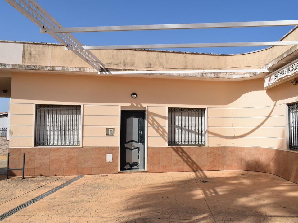 Erhvervsejendom i San Bartolome De La Torre, Huelva - foto 5