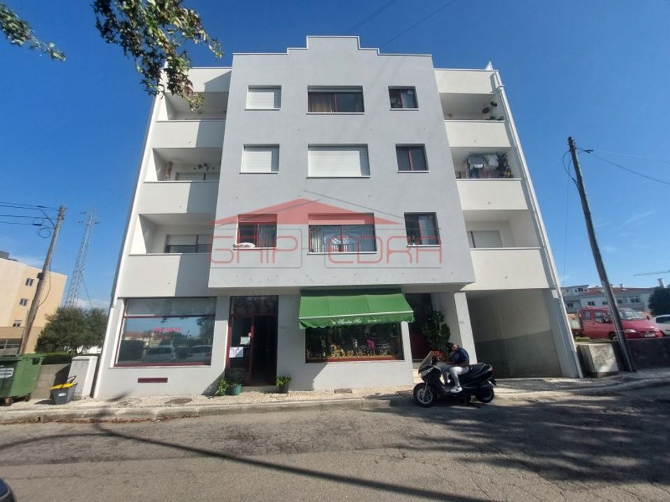 Erhvervsejendom i Sao Joao da Madeira, Aveiro - foto 1