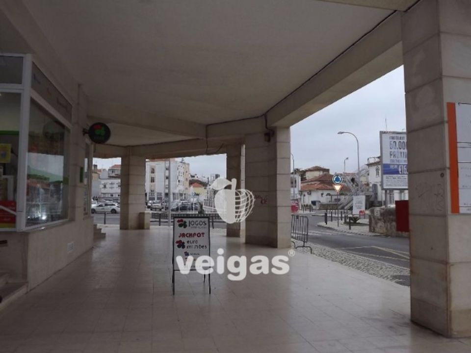 Erhvervsejendom i Caldas da Rainha, Leiria - foto 1