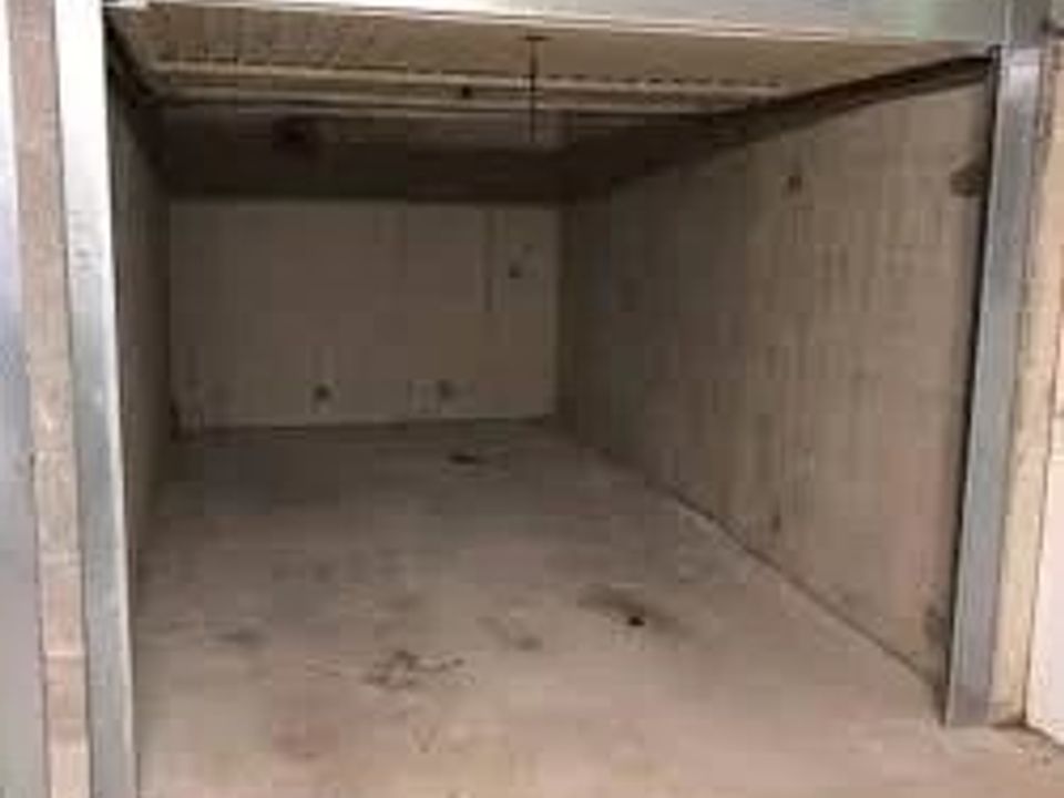 Garage i Toulouse, Haute-Garonne - foto 1
