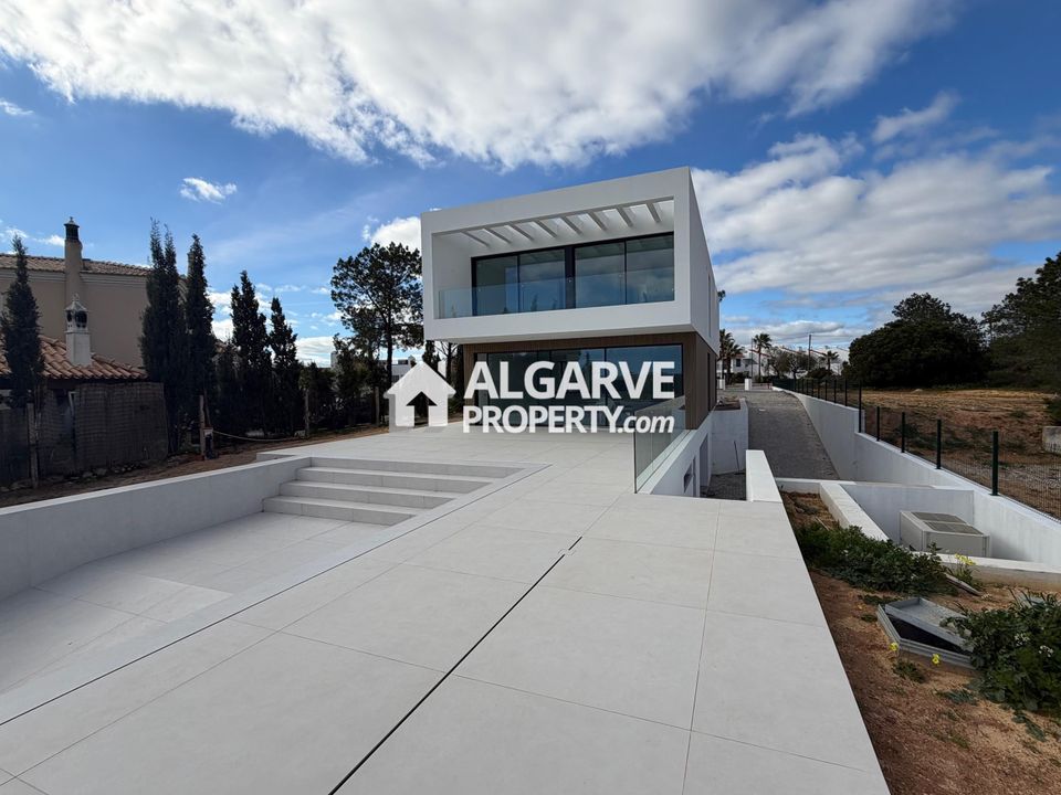 Villa i Quarteira, Faro - foto 1