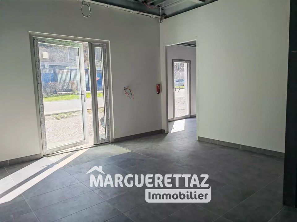 Erhvervsejendom i Saint-Jeoire, Haute-Savoie - foto 1