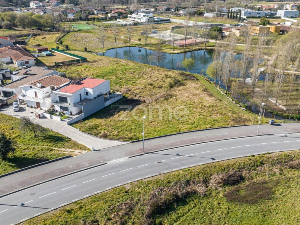 Helårsgrund i Pacos de Ferreira, Porto - foto 2