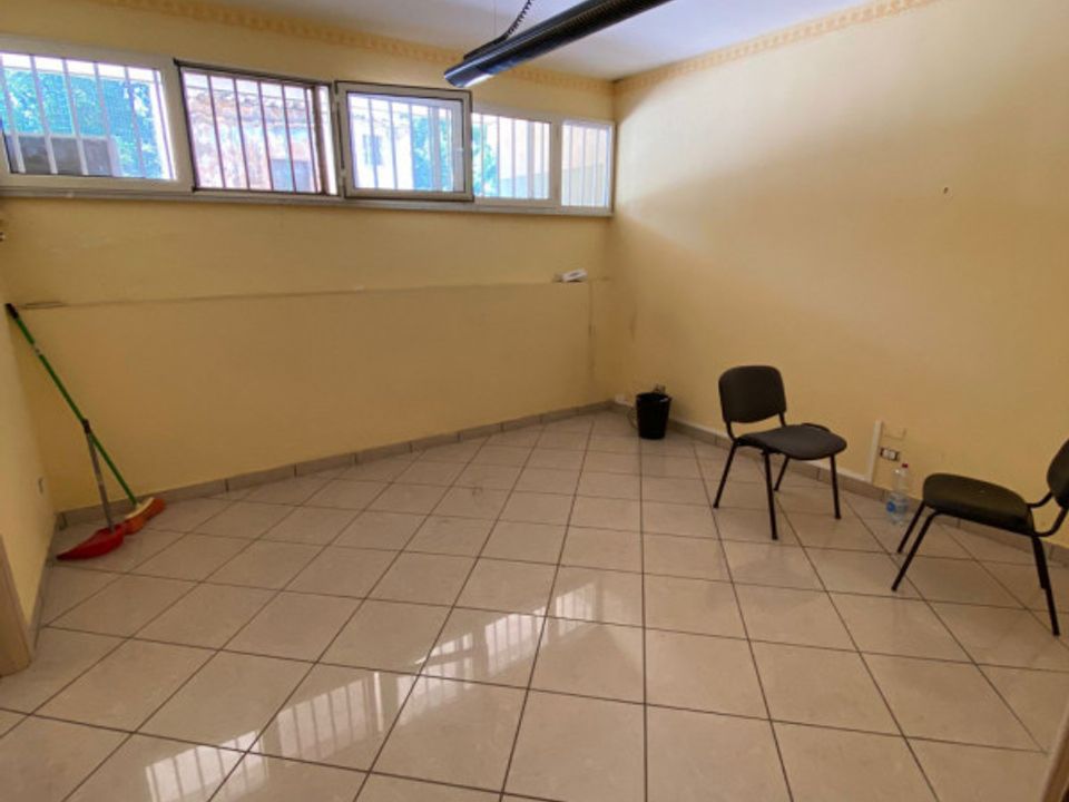 Erhvervsejendom i Villabate, Palermo - foto 1
