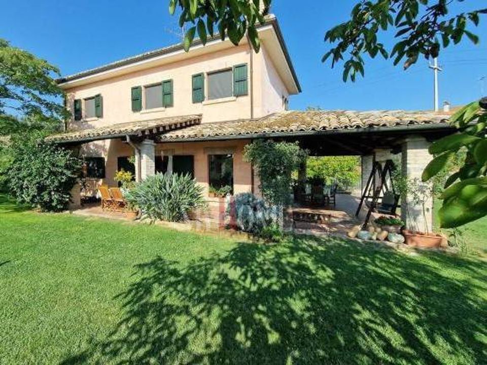 Landejendom i Colonnella, Teramo - foto 1