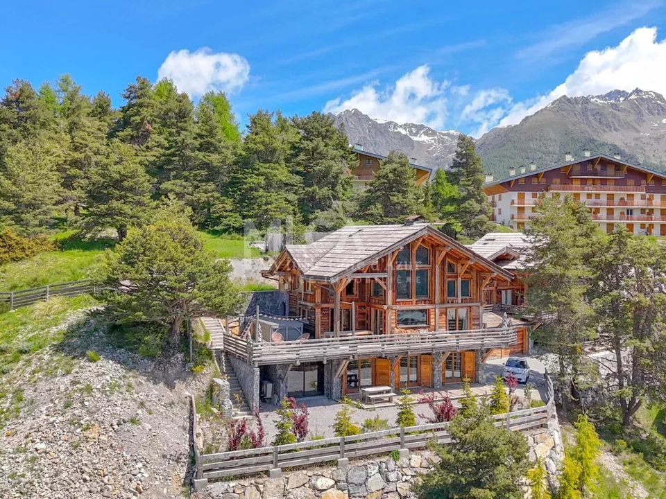 Træhytte i Saint-Étienne-de-Tinée, Alpes-Maritimes - foto 2