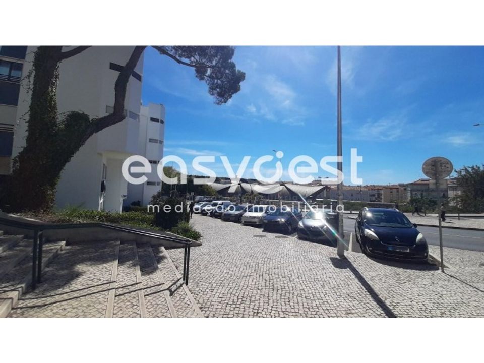 Helårsgrund i Rio de Mouro-Estacao, Lisbon - foto 4
