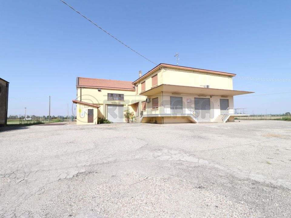 Villa i Bondeno, Ferrara - foto 1