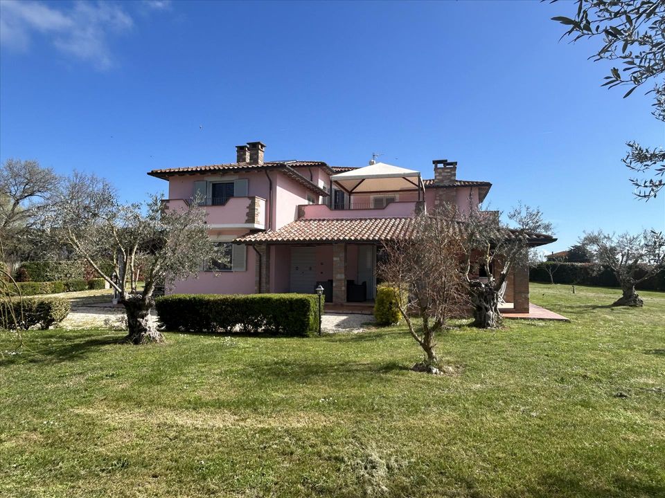 Villa en Castiglione del Lago, Perugia - foto 1