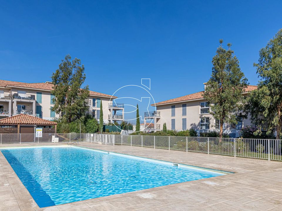 Lejlighed i Roquebrune-sur-Argens, Var - foto 1