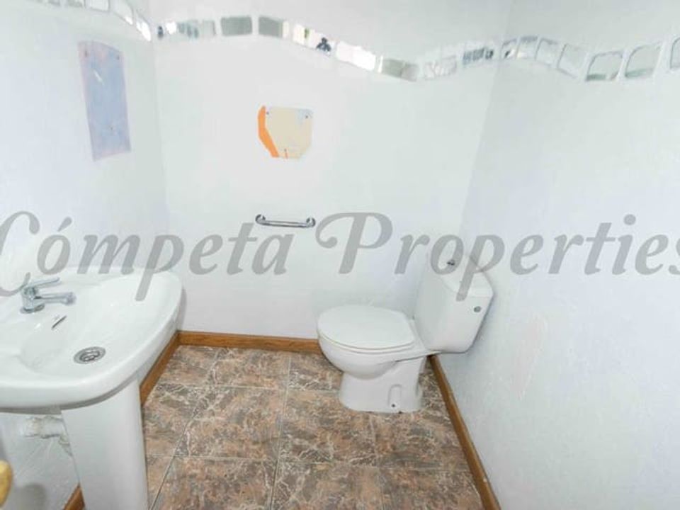 Commercial property in Competa, Malaga - photo 5