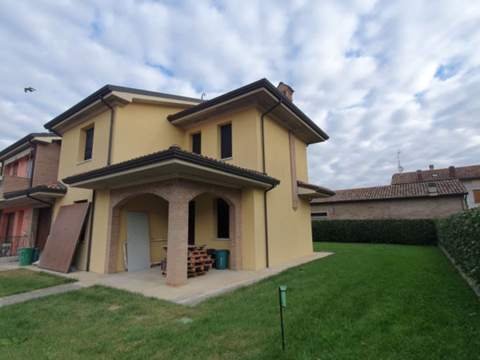 Rækkehus i San Possidonio, Modena - foto 1