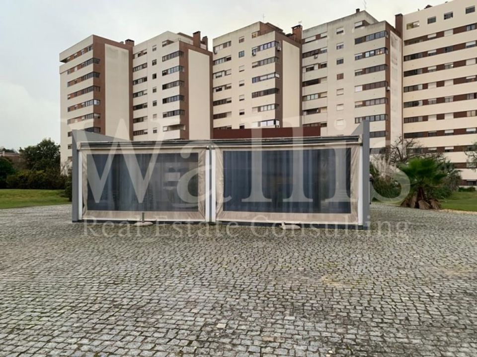 Erhvervsejendom i Carnaxide, Lisbon - foto 1