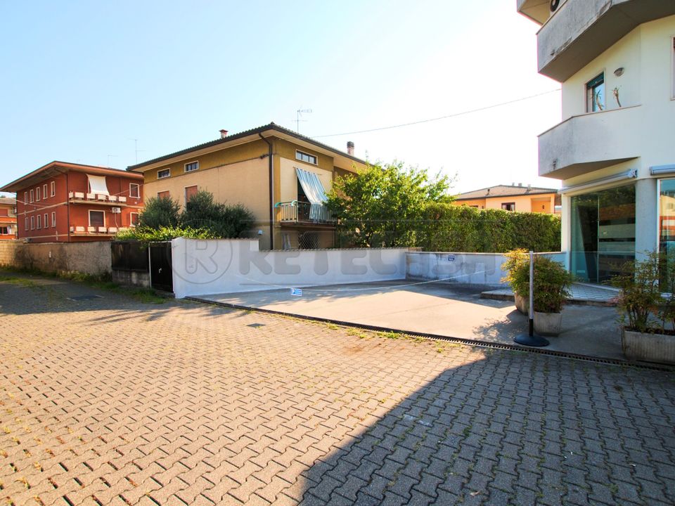 Garage i Cornedo Vicentino, Vicenza - foto 1