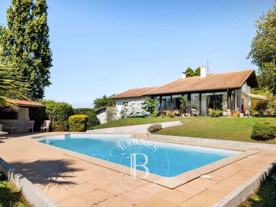 Villa i Bassussarry, Pyrenees-Atlantiques - bilde 1
