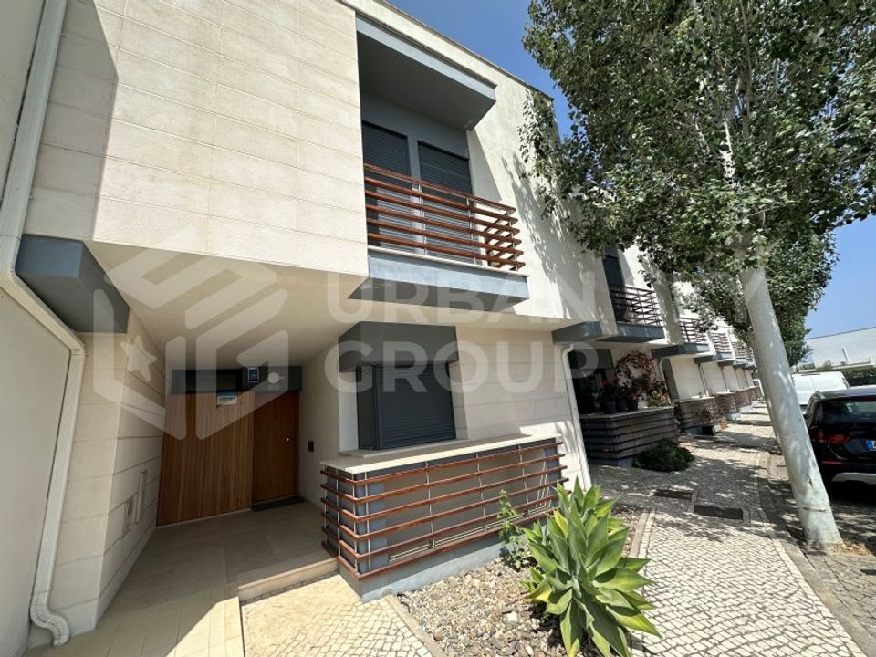 Villa i Quarteira, Faro - foto 1