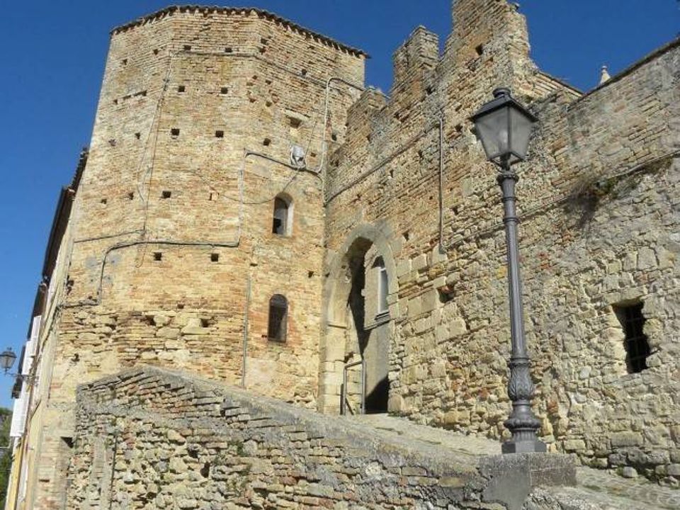 Landejendom i Montefiore dell'Aso, Ascoli Piceno - foto 1