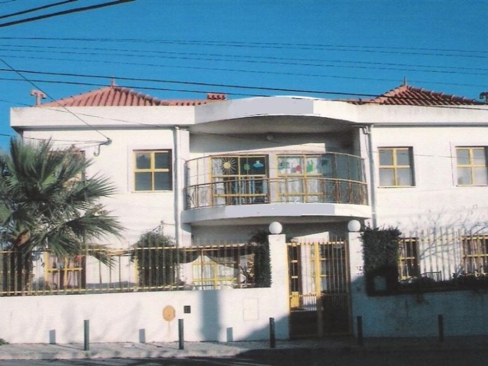 Villa a Rio de Mouro-Estacao, Lisbon - foto 1