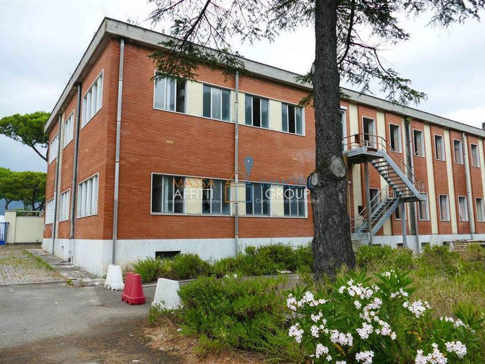 Erhvervsejendom i Massa, Massa and Carrara - foto 1