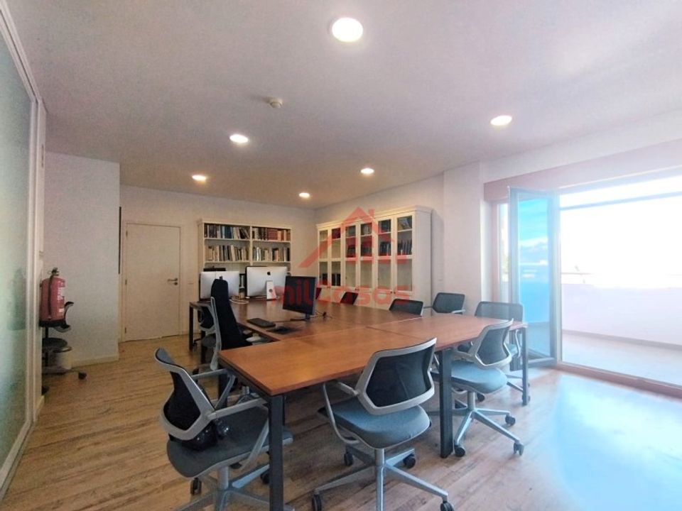 L'establiment comercial a Matacaes, Lisbon - foto 1